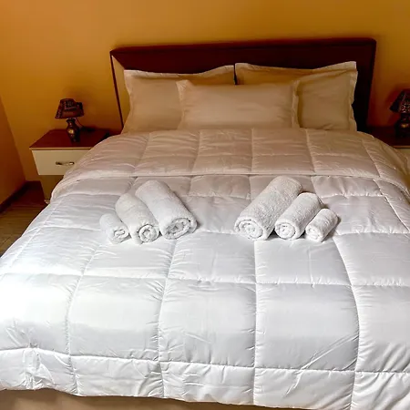 Bujtina Bashllari Bed & Breakfast Zvarisht