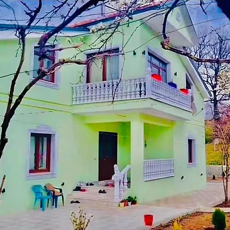 住宿加早餐酒店 Bujtina Bashllari