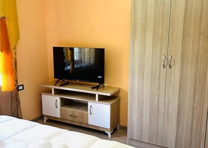 Bujtina Bashllari Nocleg ze śniadaniem Zvarisht